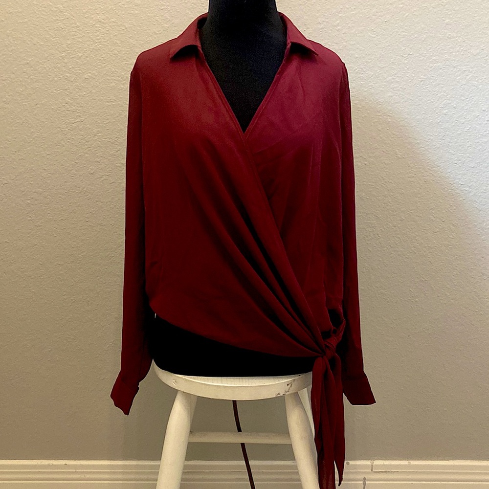 VENUS Long Sleeve Cross Top size 2